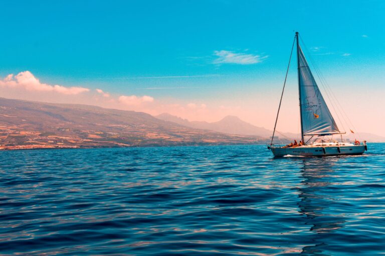 Noleggio barca a vela senza skipper: tutto quello che devi sapere